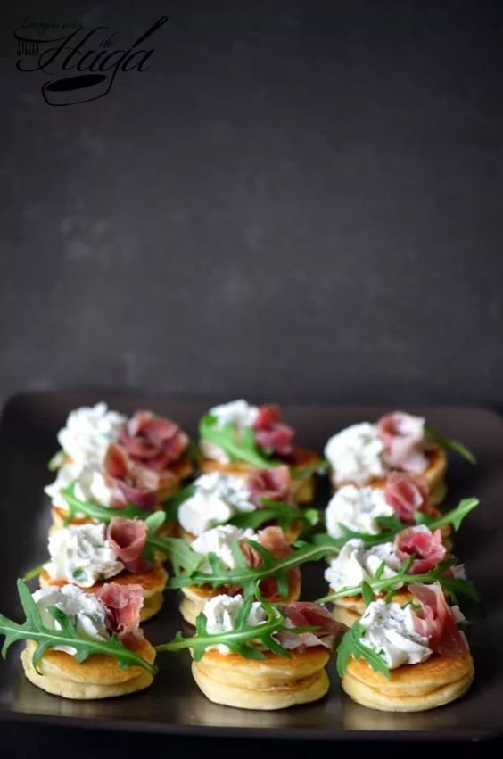 Blinis jamón serrano