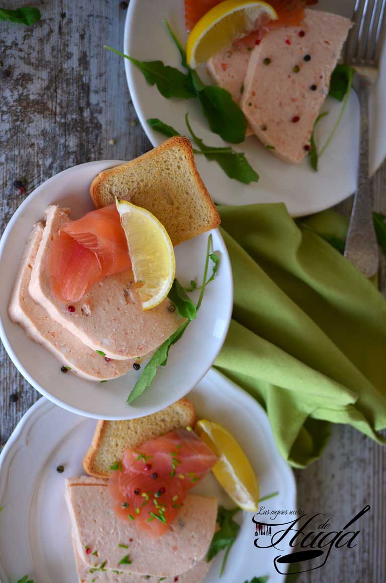 Mousse de salmón ahumado al vodka tostada