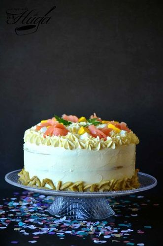 Tarta salada de cumpleaños bandeja