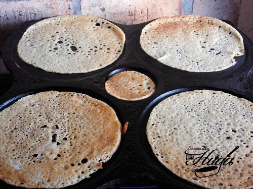 filloas cocinando