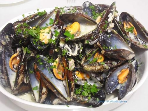 Mejillones en salsa de nata y puerro