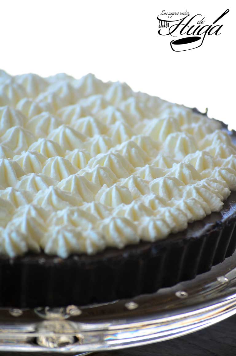 Tarta salada de chocolate con nata
